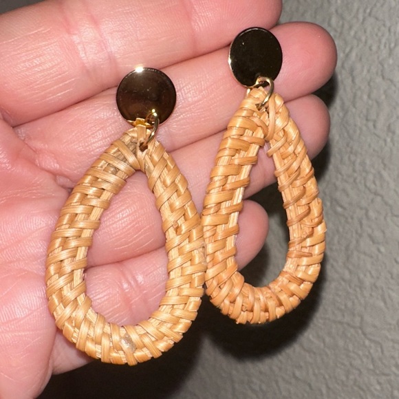 Gold and Tan Woven rattan boho style Teardrop Earrings summer earrings - Picture 1 of 2
